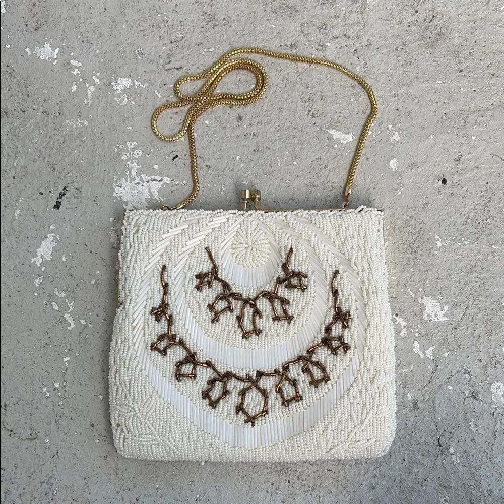 Vintageโhandโbeadedโbag